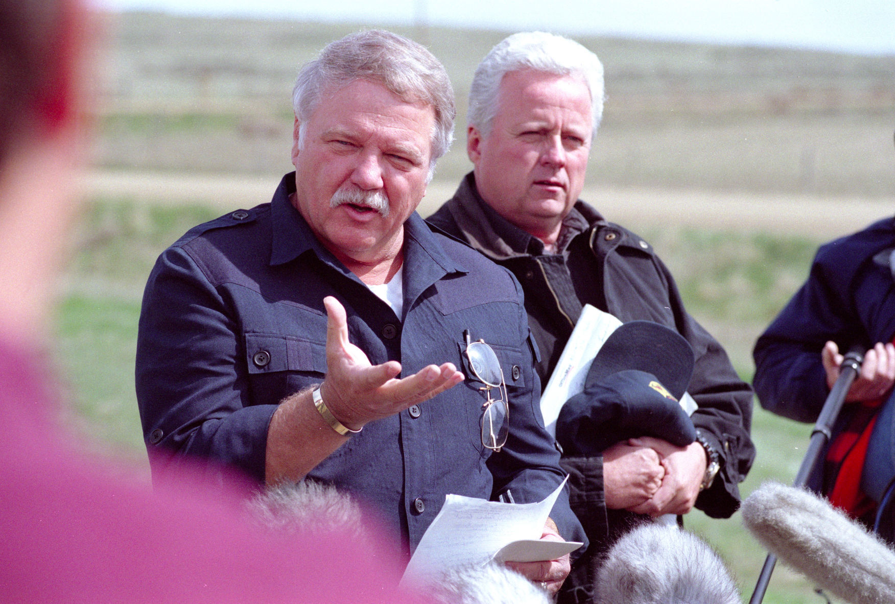 Bo Gritz outside of Freemen compound, May 1, 1996